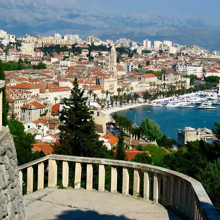 Апартаменты Cindro With Terrace Сплит