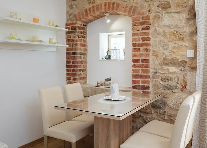 Cindro With Terrace Апартаменты *