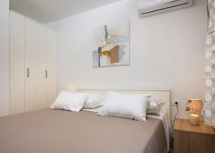 Cindro With Terrace Апартаменты