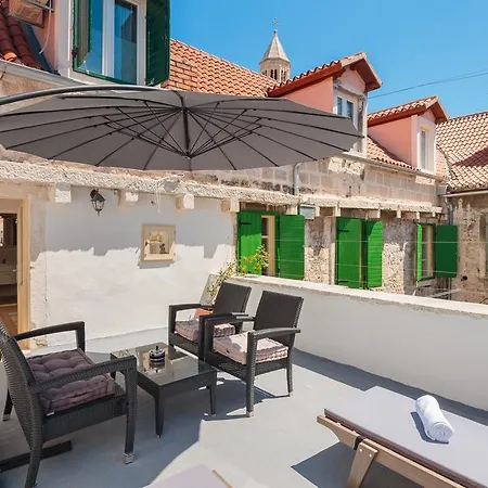 דירה Cindro With Terrace *