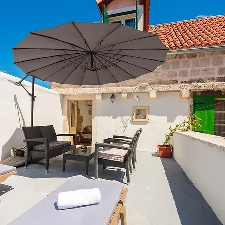 Apartment Cindro With Terrace